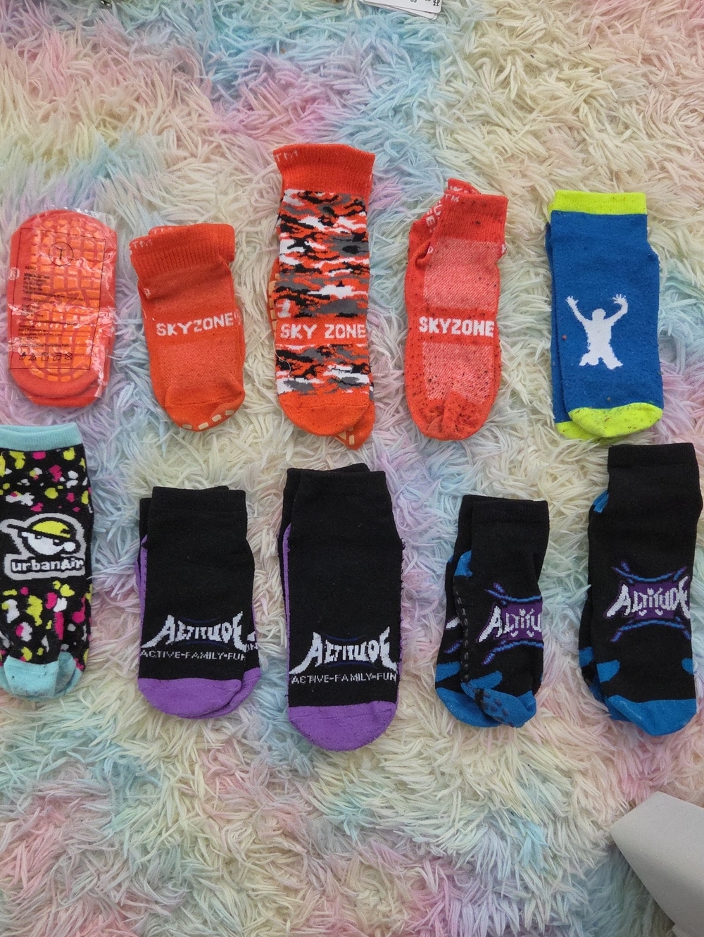 Bundle Lot of 10 pairs of grip socks GUC